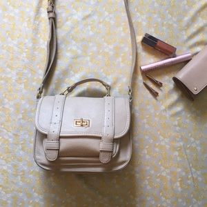 FOREVER 21 Patent leather crossbody handbag